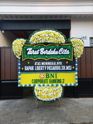 Papan Bunga Duka di Pejuang