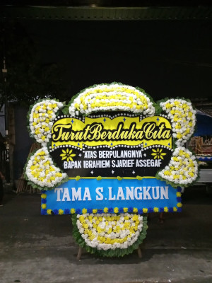 Papan Bunga Duka di Pejuang